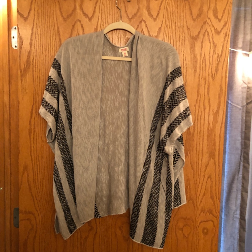 Gray Mossimo poncho/cardigan
